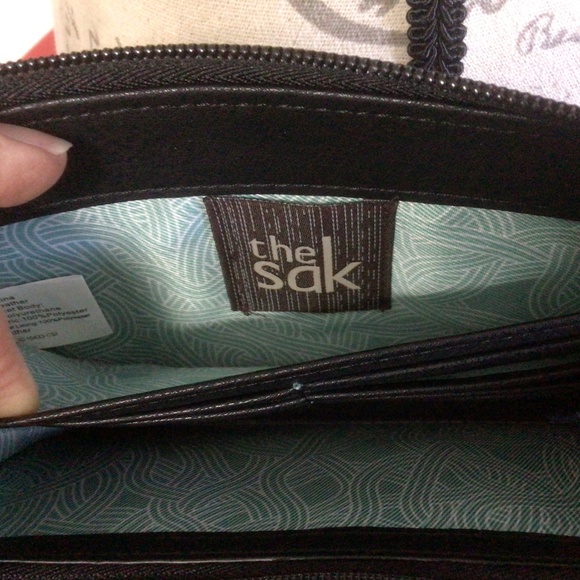 The Sak 3-in-1 Leather Smartphone Wristlet Crossbody Clutch Black - Picture 5 of 10